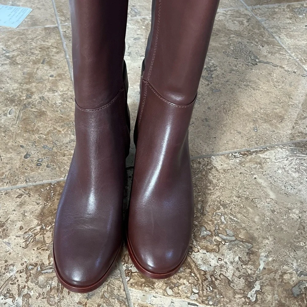 🌺NWT Tory Burch Sofia Riding Boot Brown Size 6